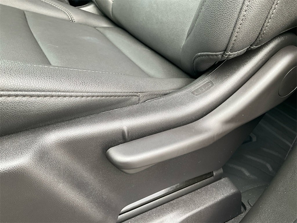 Used 2025 GMC Sierra 1500 Pro w/ Pro Value Package image 25