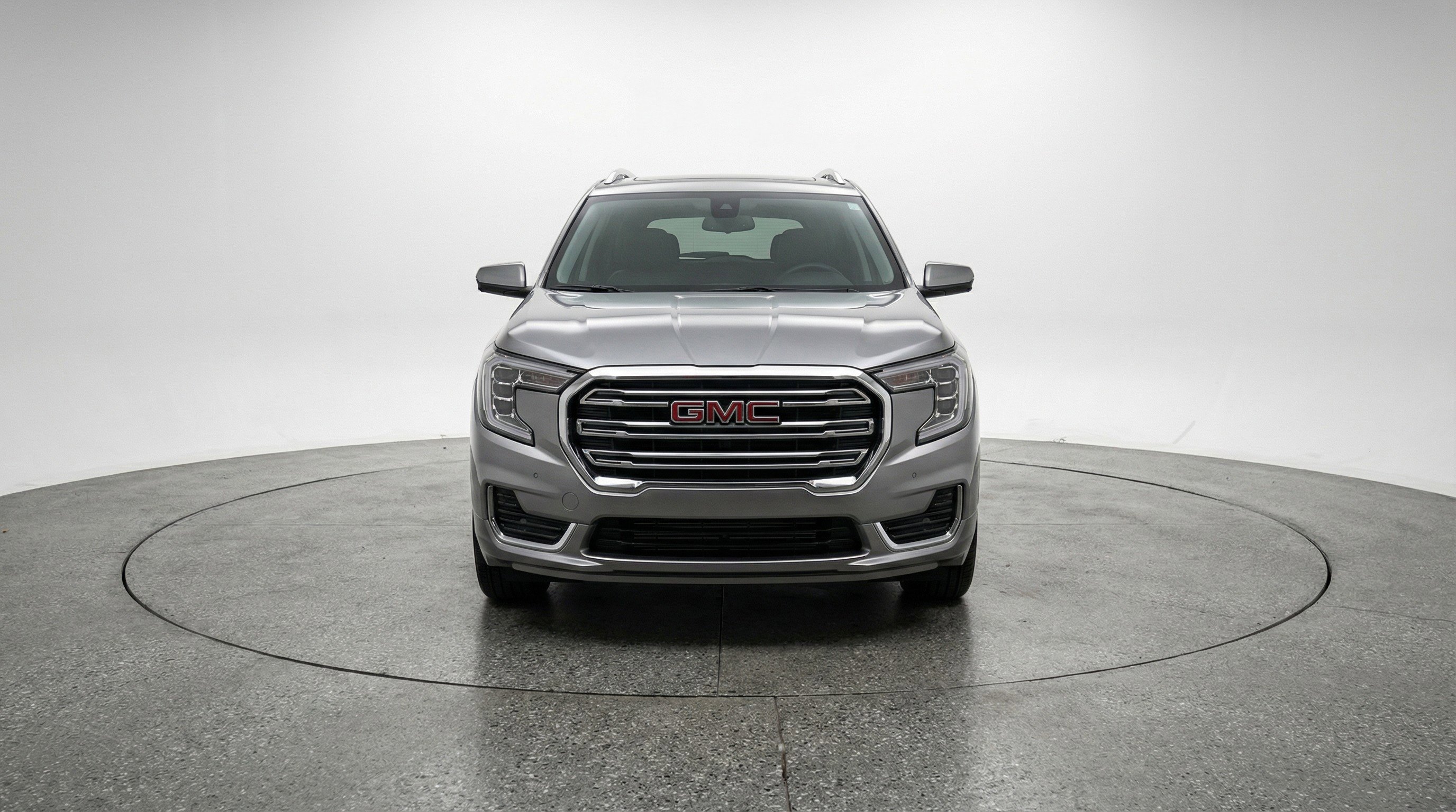Used 2024 GMC Terrain SLE FWD image 2