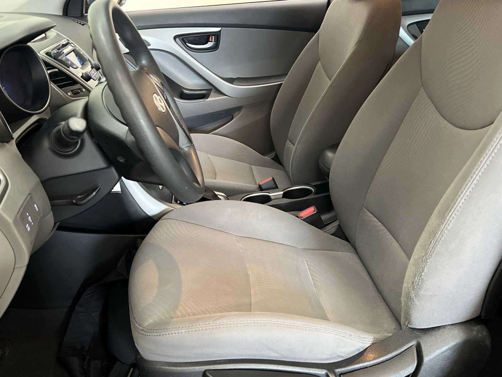 Used 2014 Hyundai Elantra SE FWD image 12