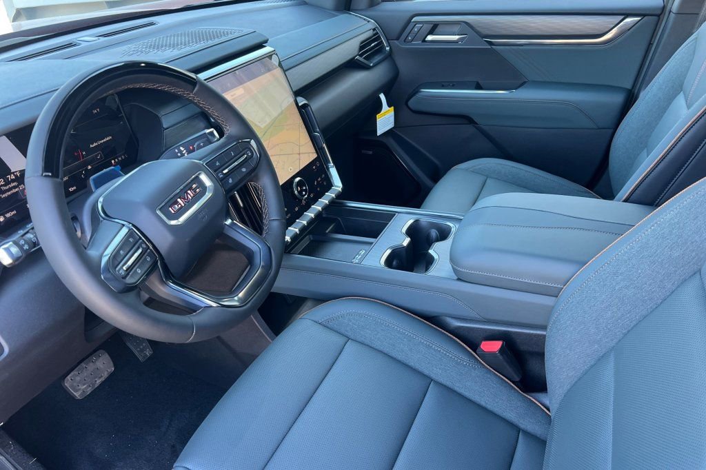 New 2026 GMC Acadia AT4 w/ Super Cruise Package AWD/4WD image 7