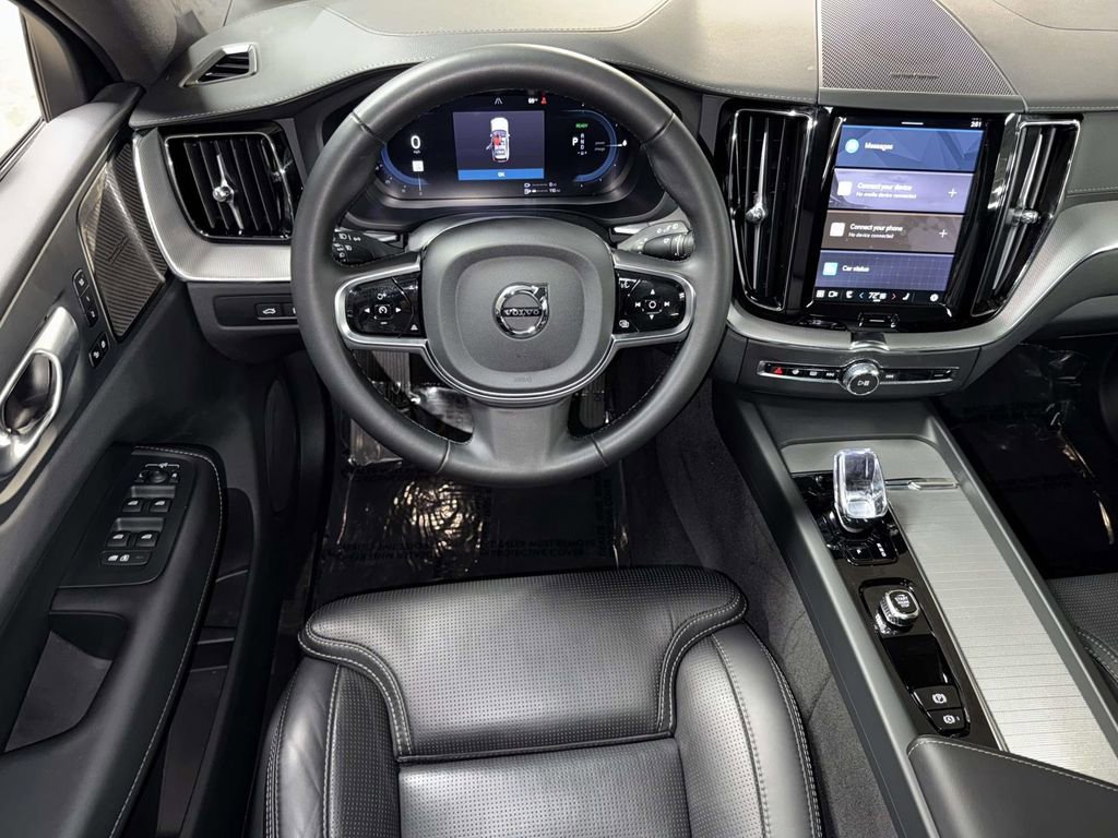 Used 2024 Volvo XC60 T8 Ultimate w/ Climate Package image 4