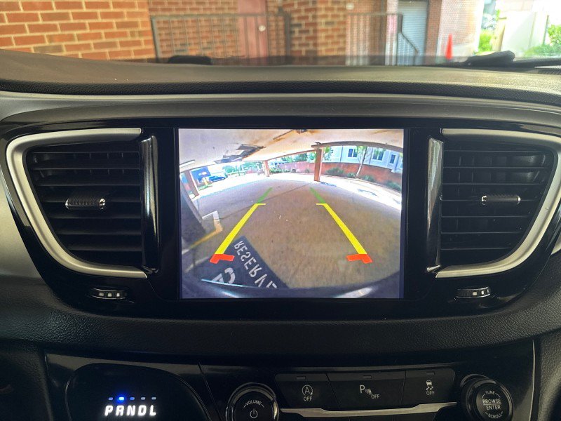 Used 2020 Chrysler Pacifica Touring w/ S Appearance Package FWD image 19