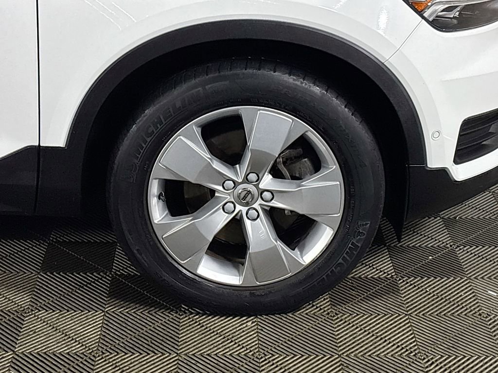 Used 2019 Volvo XC40 T5 Momentum image 22