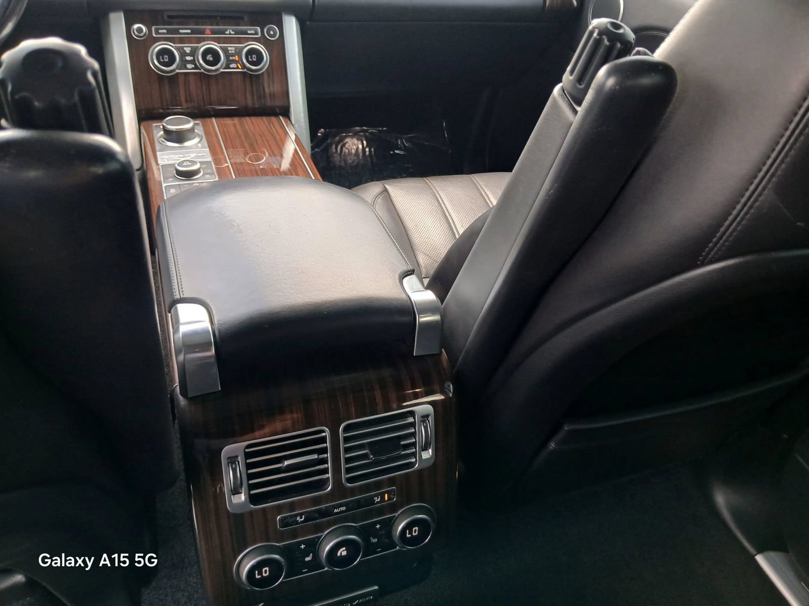 Used 2014 Land Rover Range Rover HSE AWD/4WD image 29