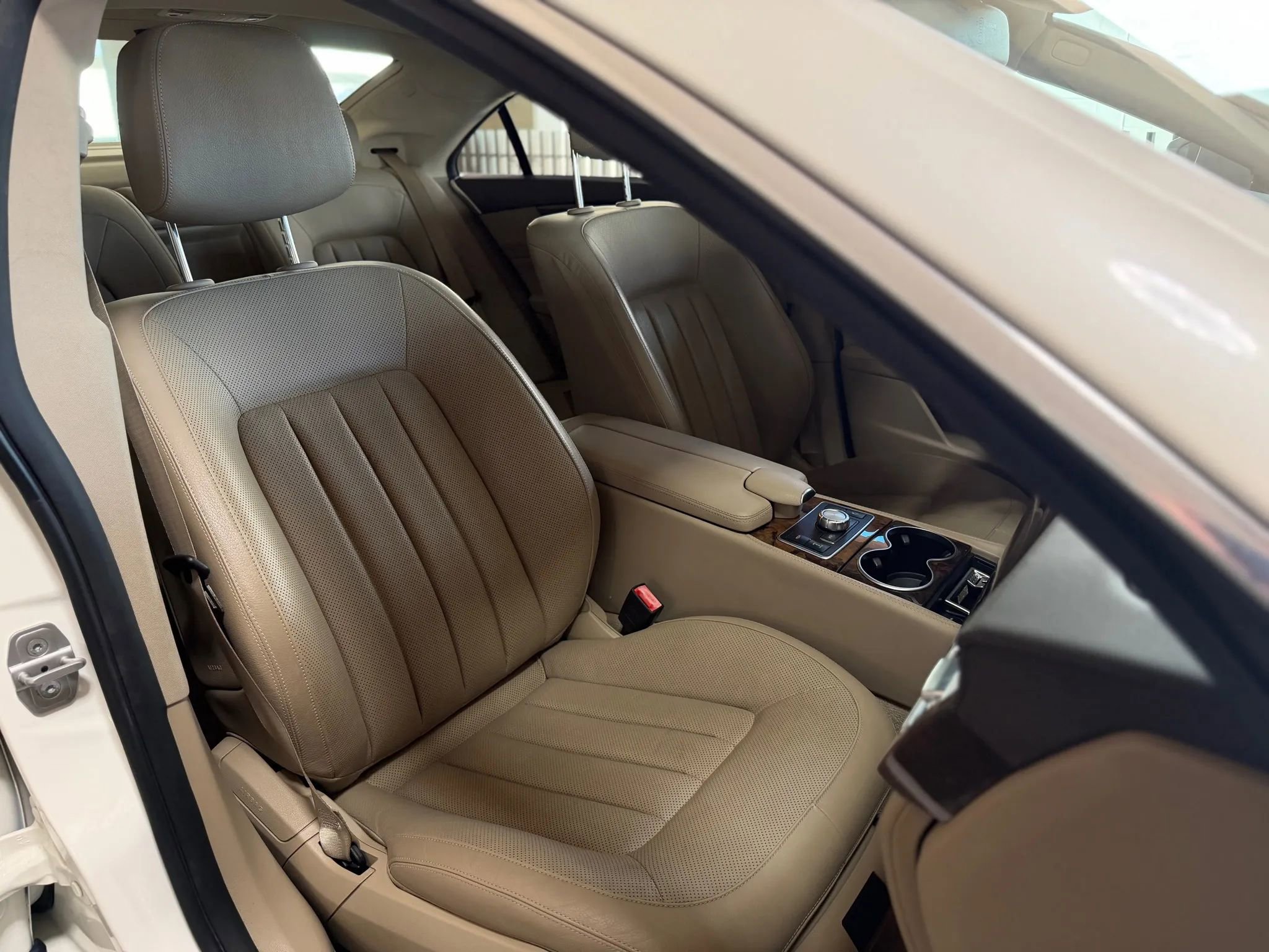 Used 2014 Mercedes-Benz CLS 550 4MATIC w/ Premium 1 Package image 19