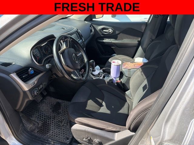 Used 2015 Jeep Cherokee Latitude w/ Comfort/Convenience Group image 12