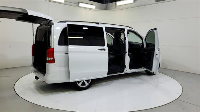 Used 2016 Mercedes-Benz Metris Passenger image 32