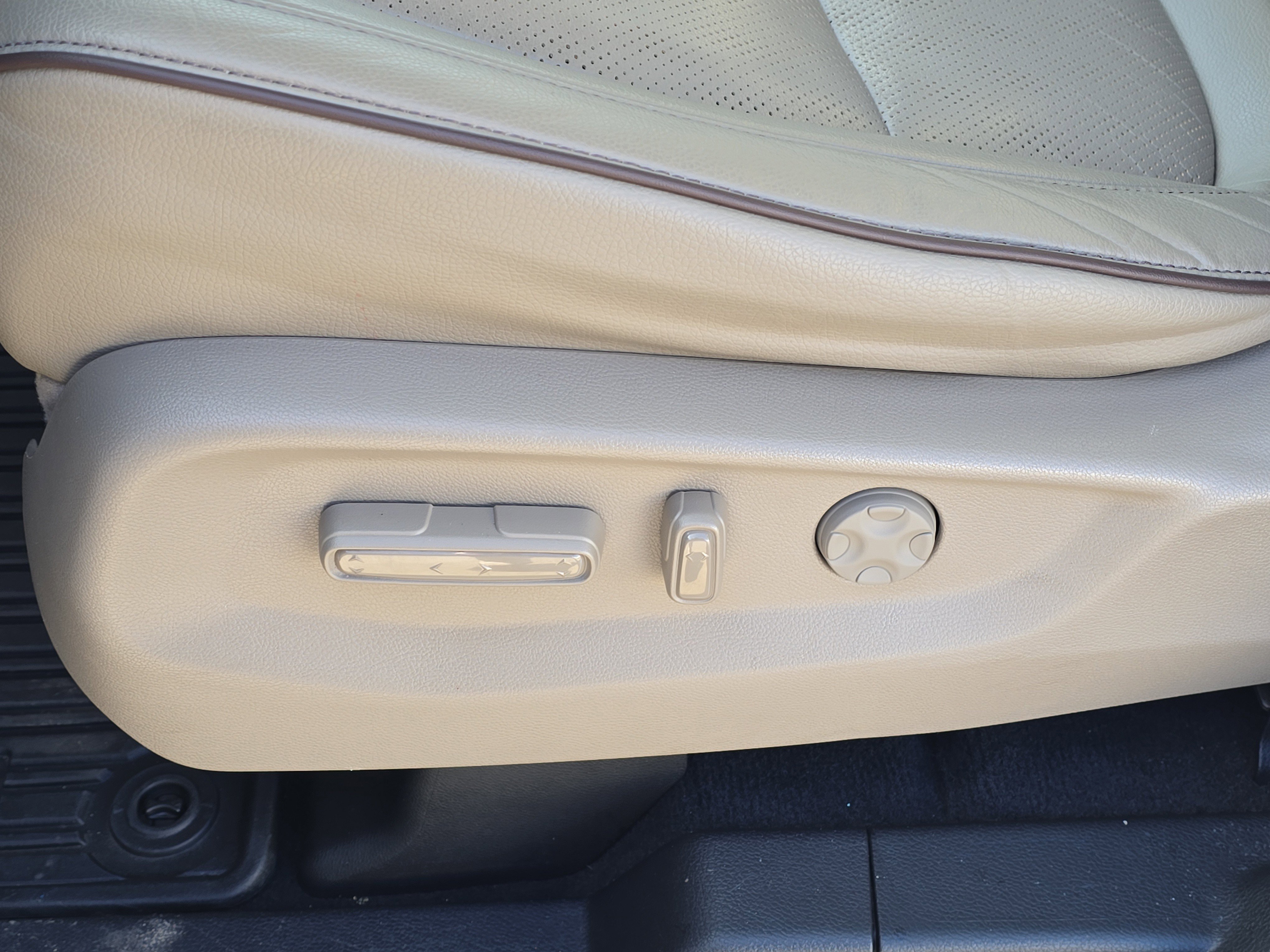 Used 2023 Honda Odyssey Elite image 21