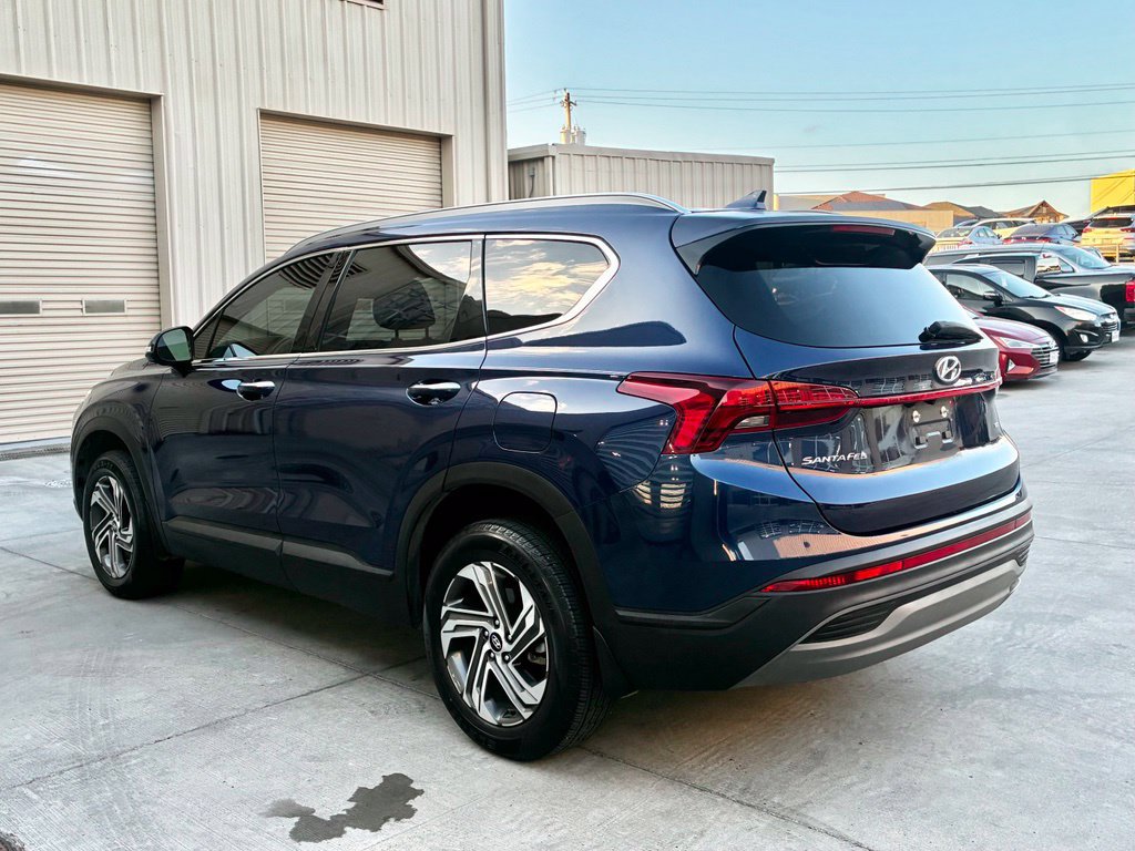 Used 2023 Hyundai Santa Fe SEL AWD/4WD image 3