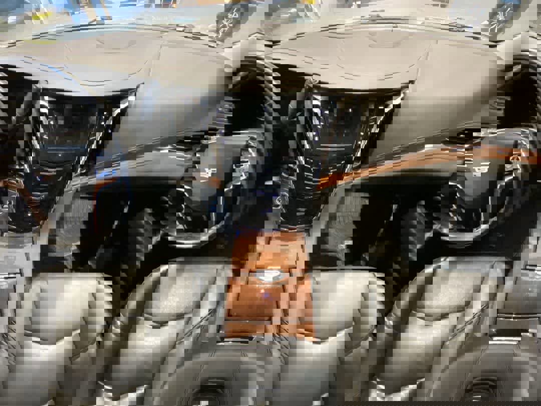 Used 2018 Cadillac Escalade Luxury image 23
