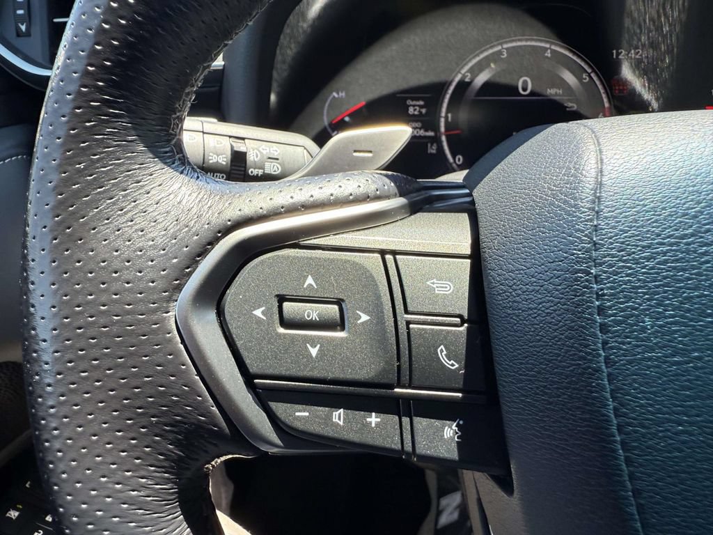 Used 2023 Lexus LX 600 F Sport w/ Accessory Package (Z1) AWD/4WD image 23