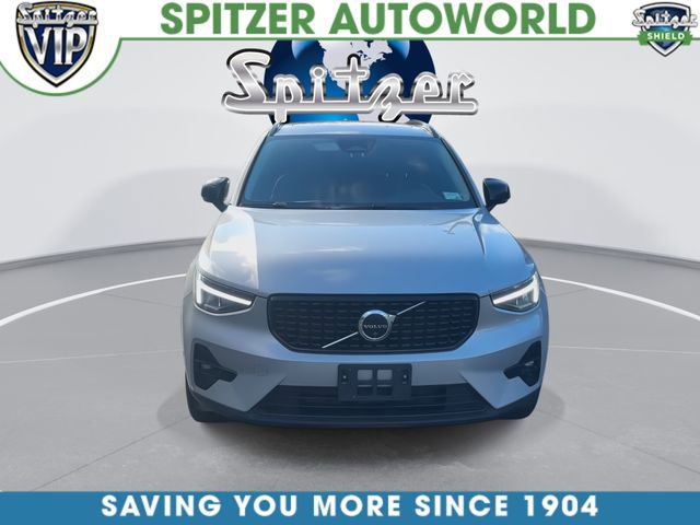 Used 2023 Volvo XC40 B5 Plus w/ Protection Package Premier image 3