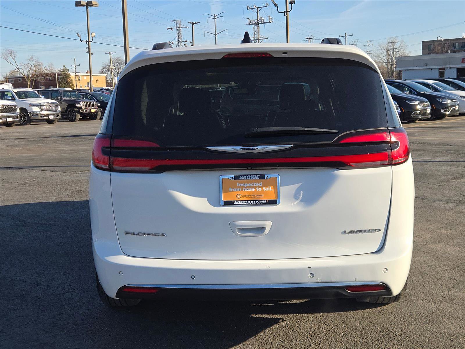Certified 2023 Chrysler Pacifica Limited FWD image 17