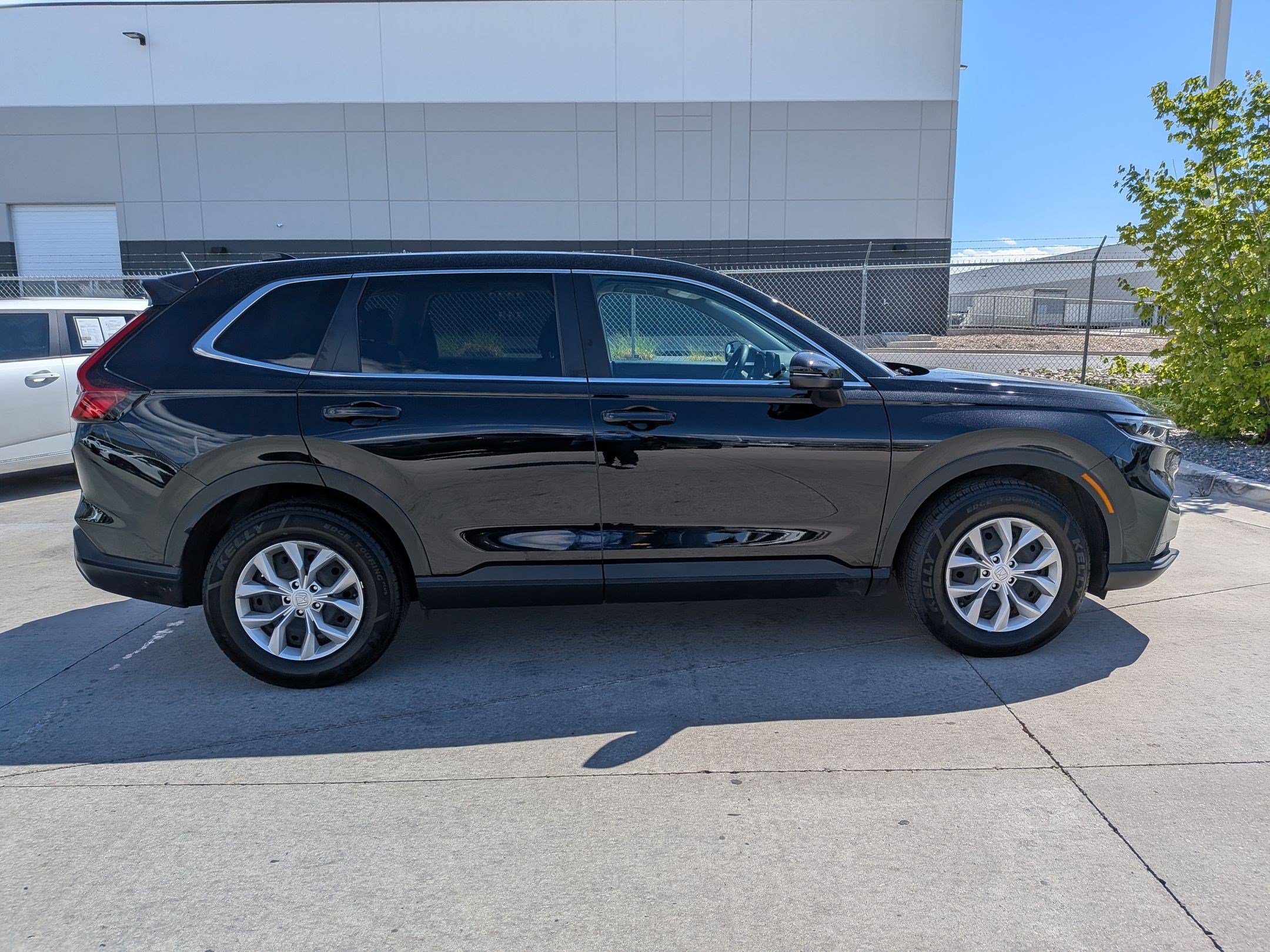Used 2025 Honda CR-V LX image 7