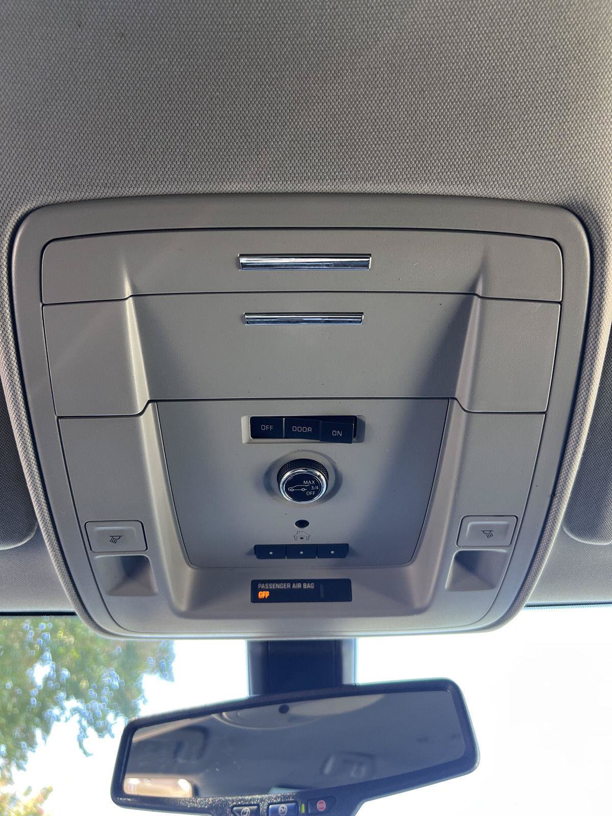 Used 2020 Cadillac Escalade 2WD image 13