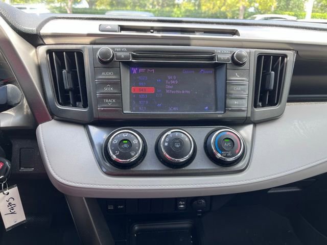 Used 2013 Toyota RAV4 LE image 9