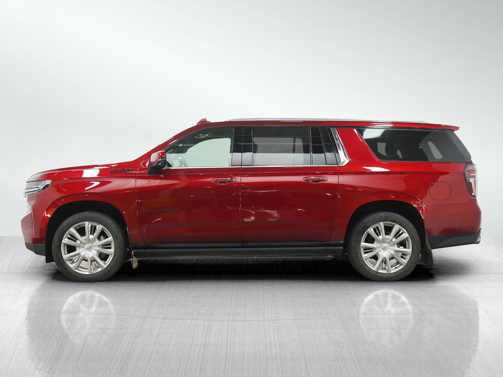 Used 2021 Chevrolet Suburban High Country w/ Premium Package AWD/4WD image 3