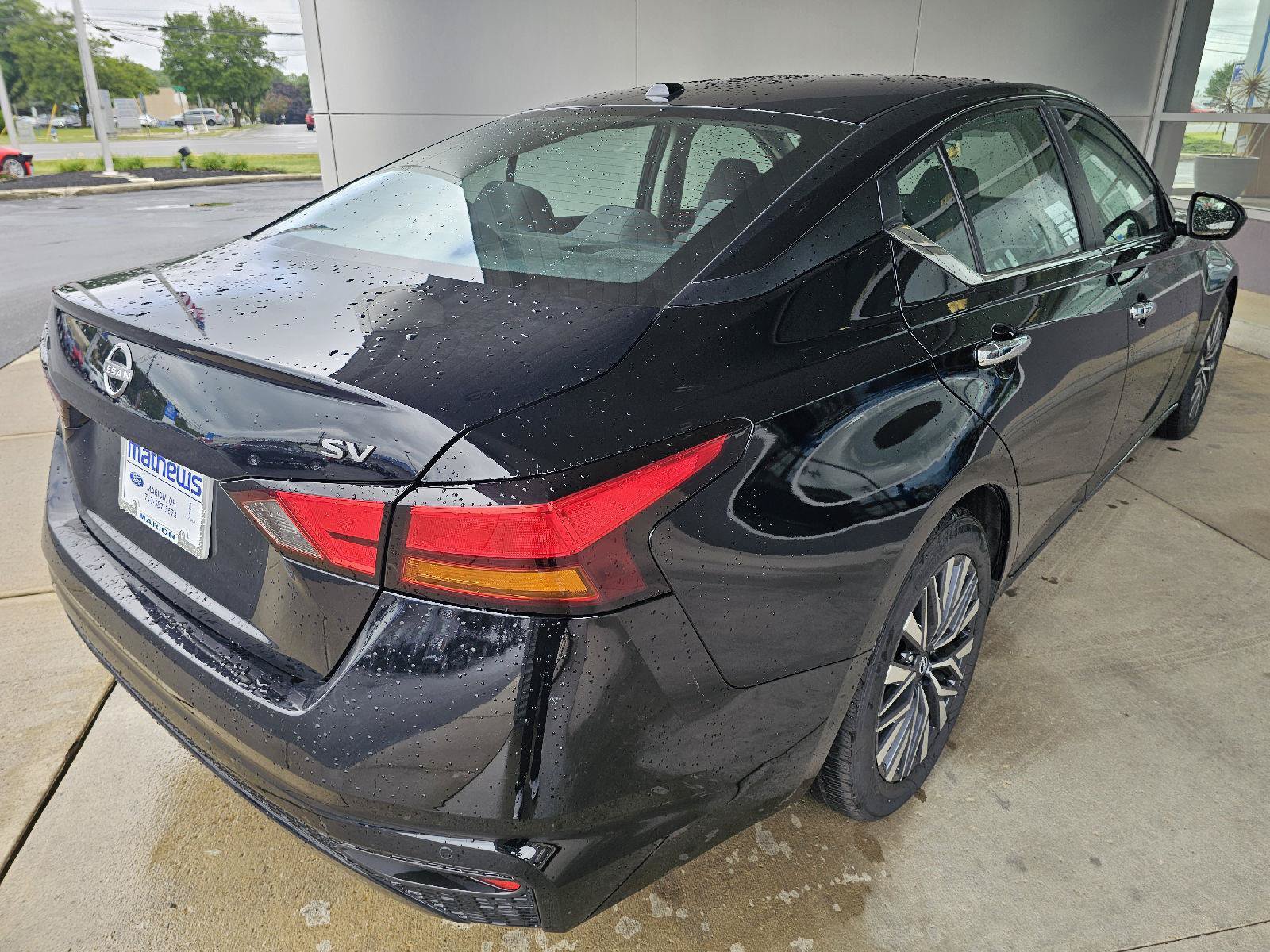 Used 2024 Nissan Altima 2.5 SV FWD image 5