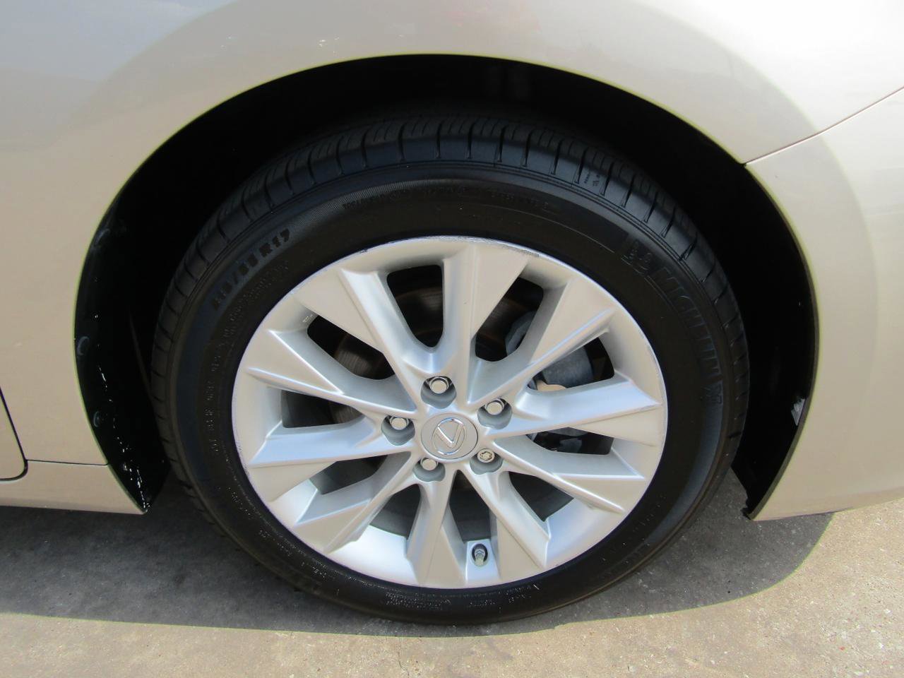 Used 2015 Lexus ES 300h w/ Premium Package w/Bamboo Trim FWD image 7