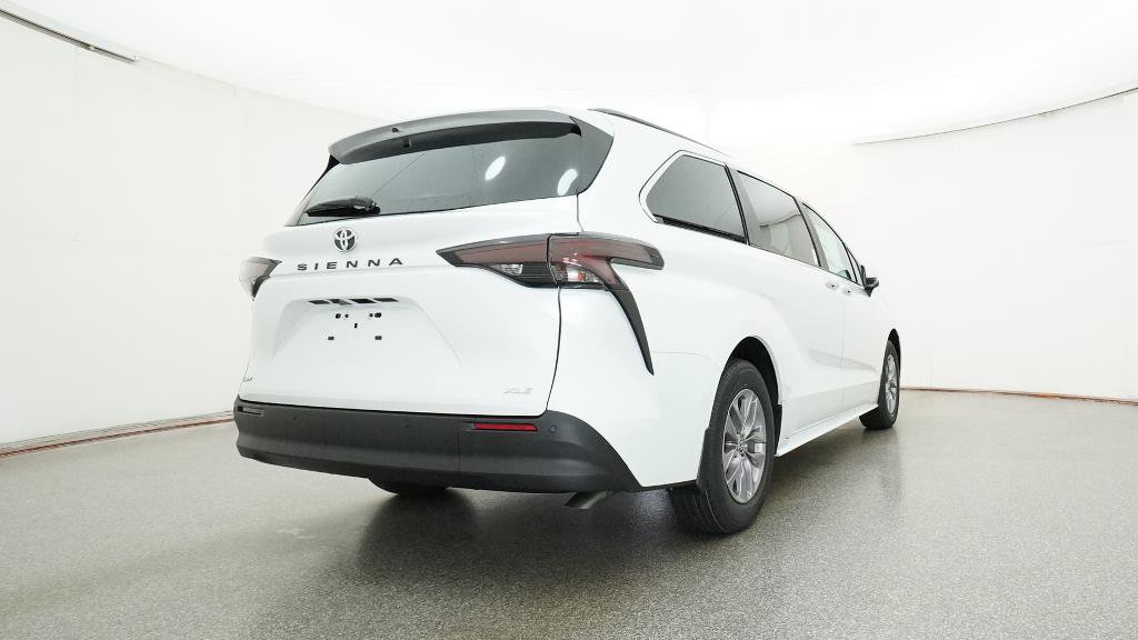 New 2026 Toyota Sienna XLE FWD image 27
