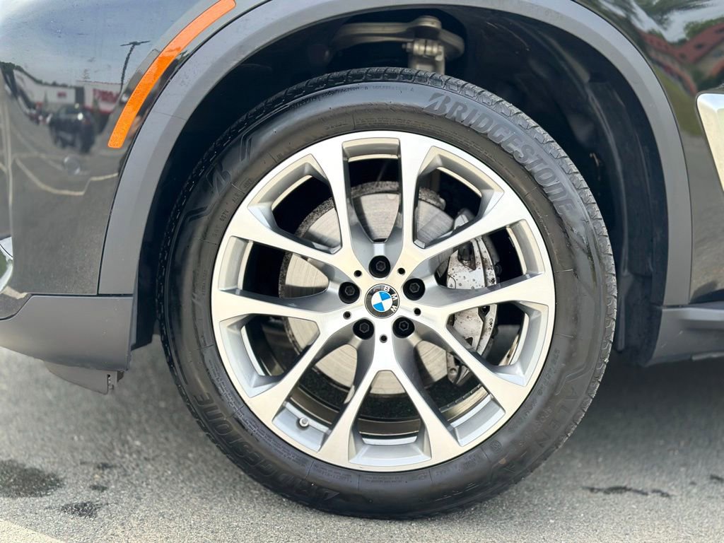 Certified 2024 BMW X5 xDrive40i w/ Executive Package AWD/4WD image 2