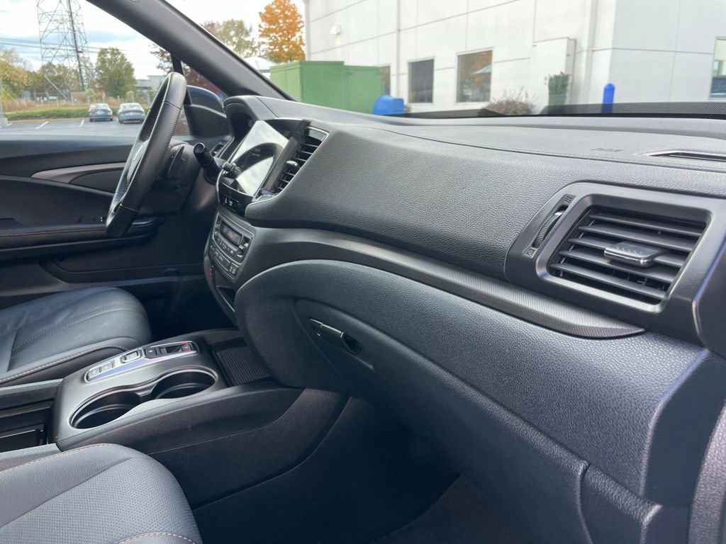 Certified 2023 Honda Passport TrailSport image 32