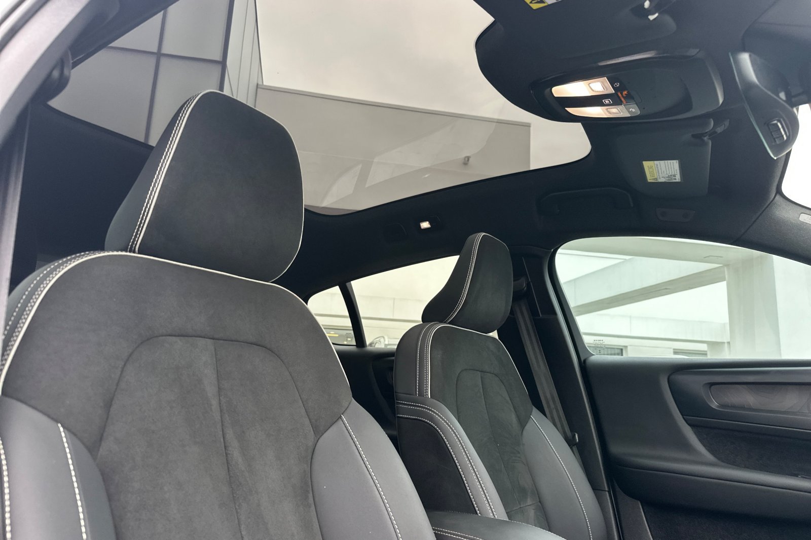 Certified 2023 Volvo C40 P8 Recharge Ultimate w/ Protection Package Premier AWD/4WD image 19