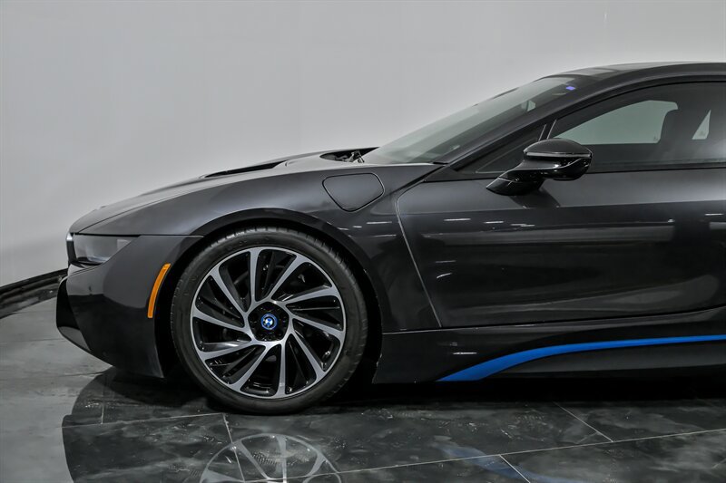 Used 2015 BMW i8 image 6