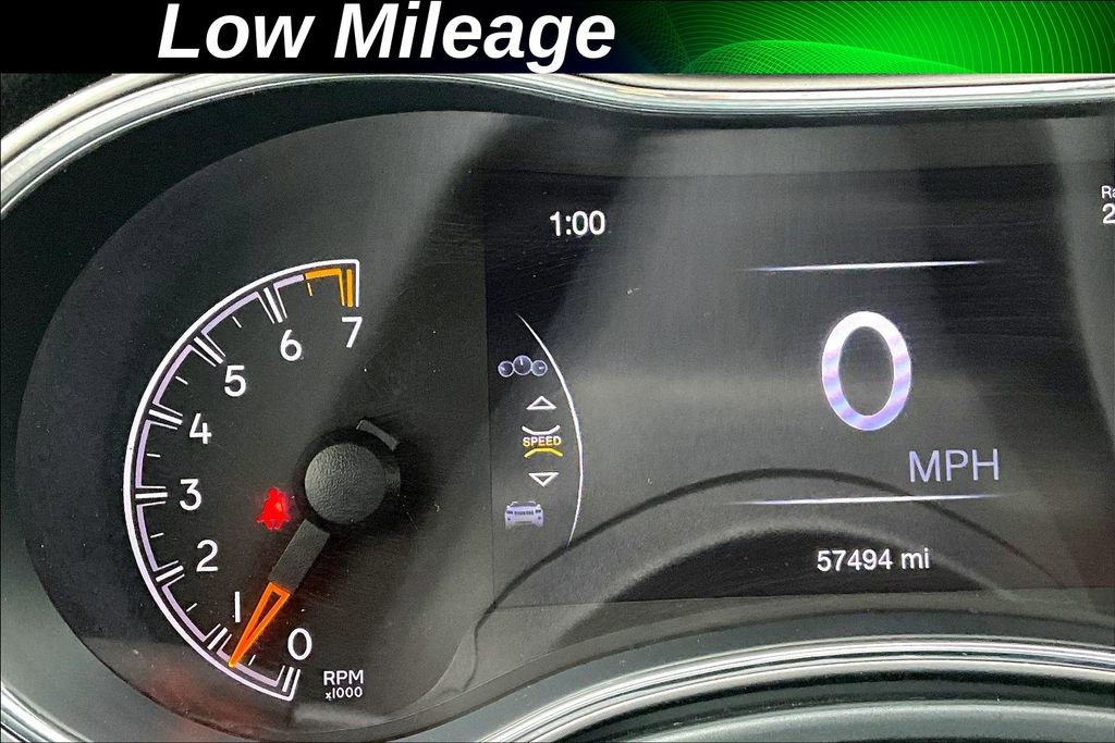 Used 2021 Jeep Grand Cherokee Laredo X AWD/4WD image 2