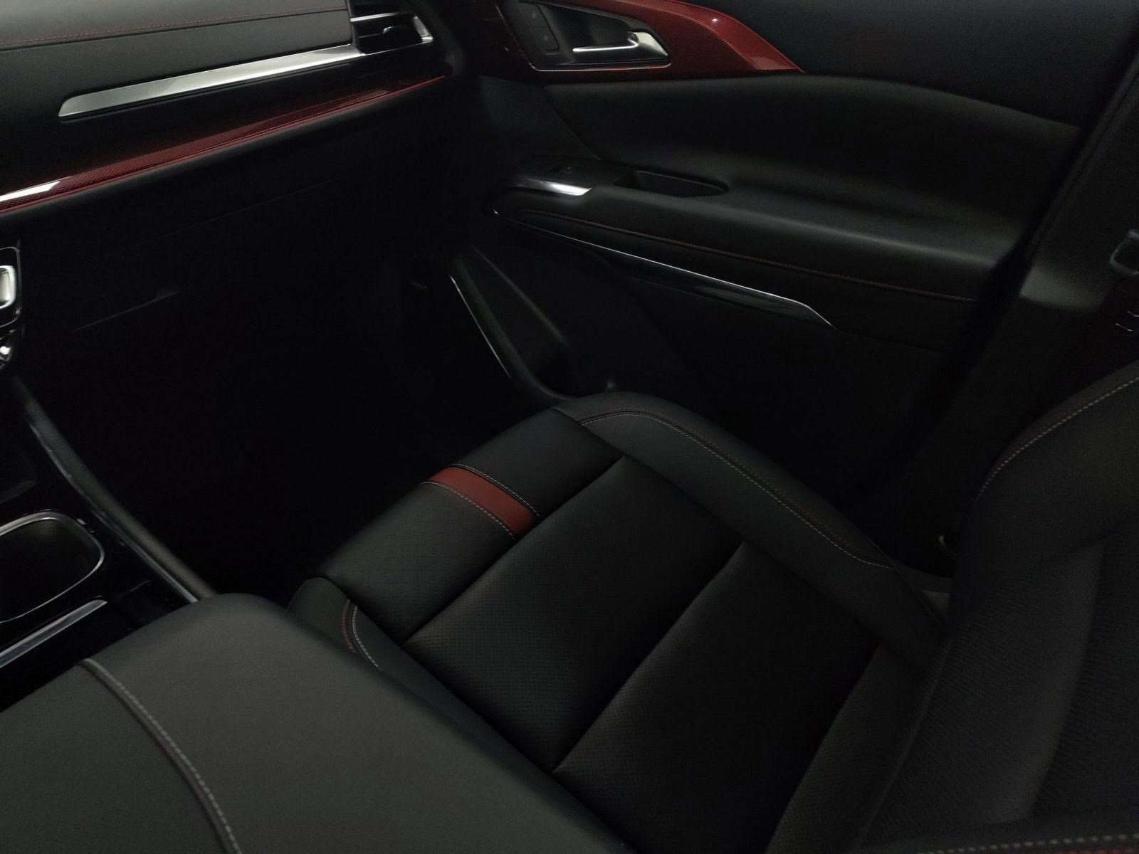 Used 2024 Chevrolet Traverse RS image 24