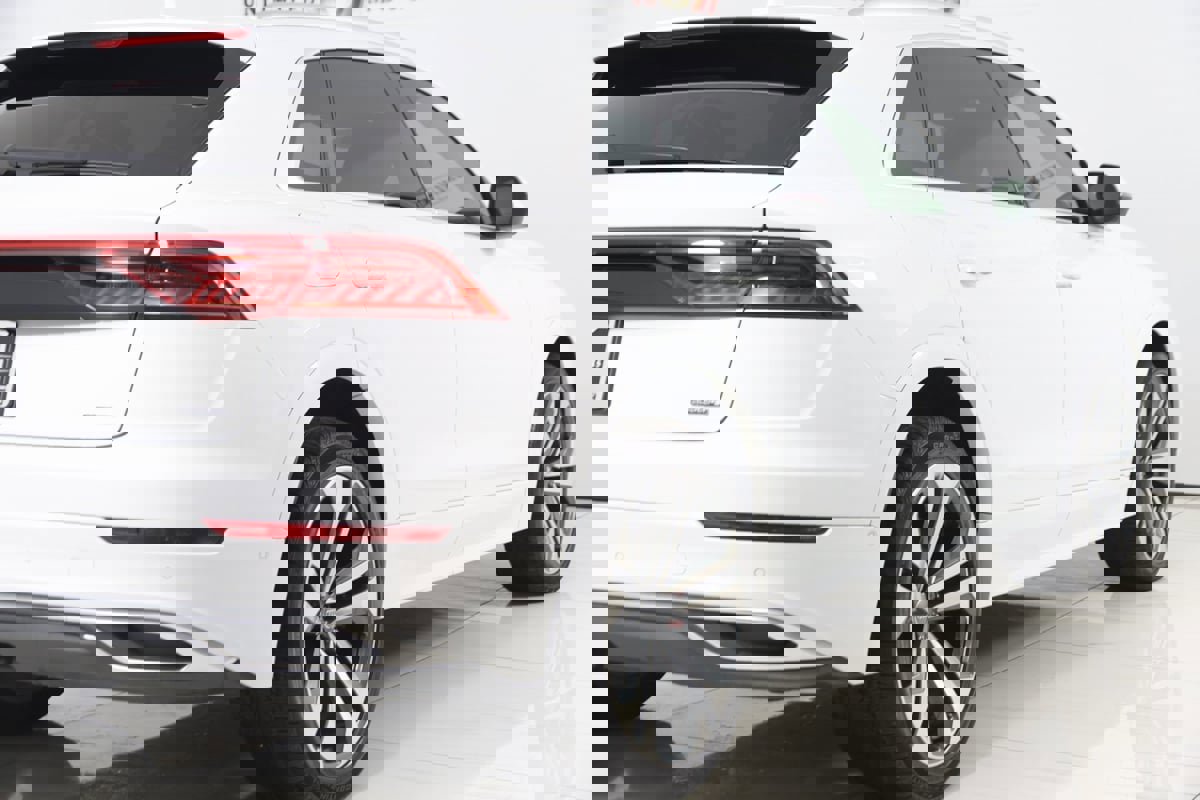 Used 2019 Audi Q8 Prestige image 45