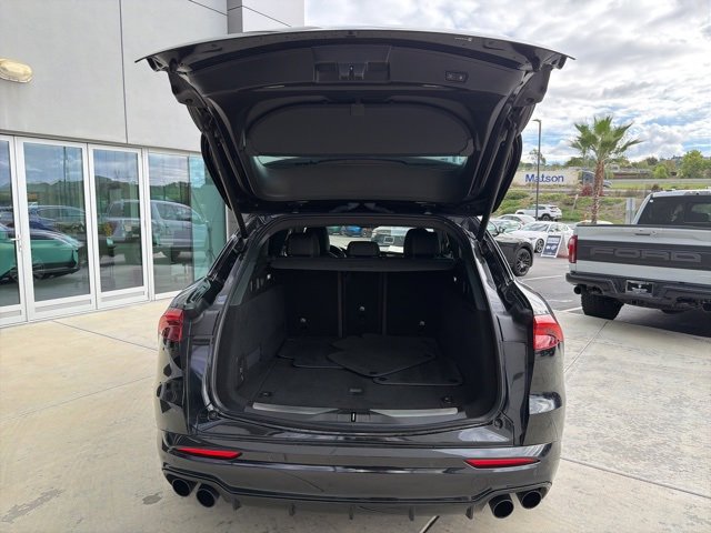 Certified 2023 Maserati Grecale Modena image 11