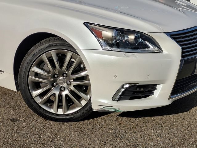 Used 2016 Lexus LS 460 w/ Comfort Package RWD image 9