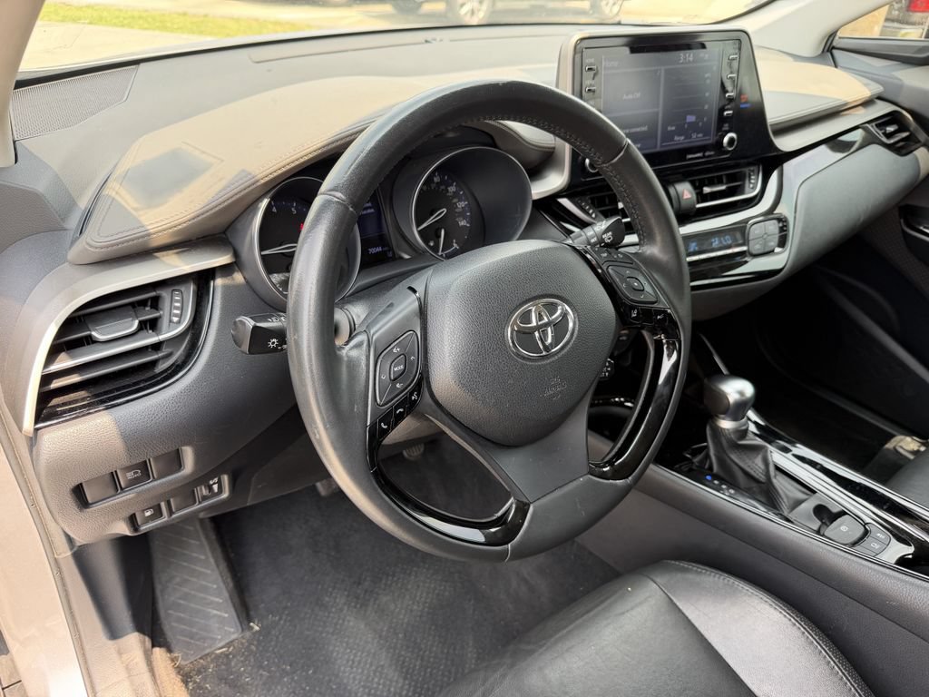 Used 2020 Toyota C-HR Limited FWD image 14