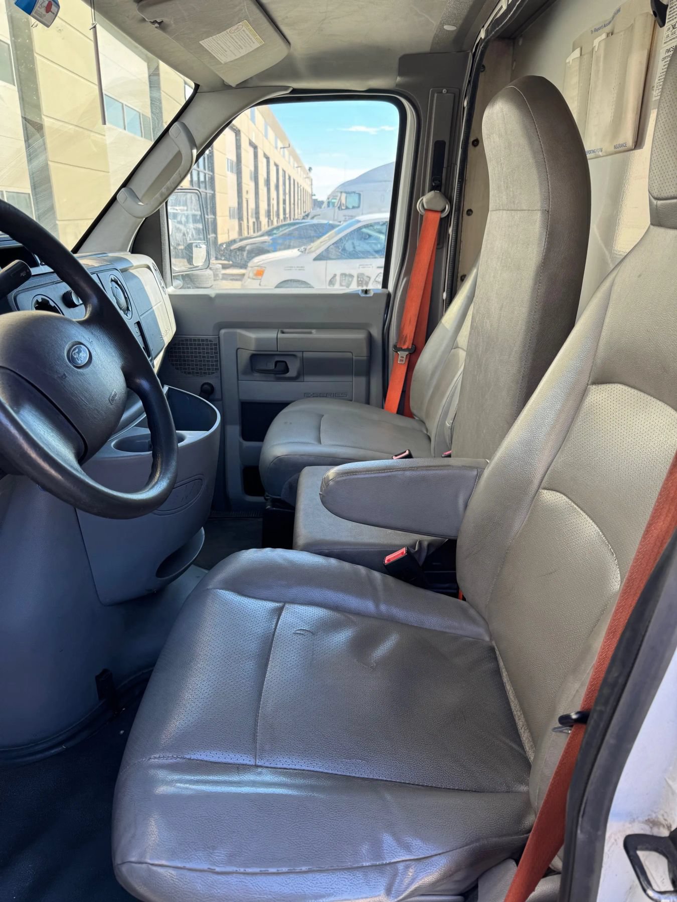 Used 2015 Ford E-350 and Econoline 350 Super Duty RWD image 9