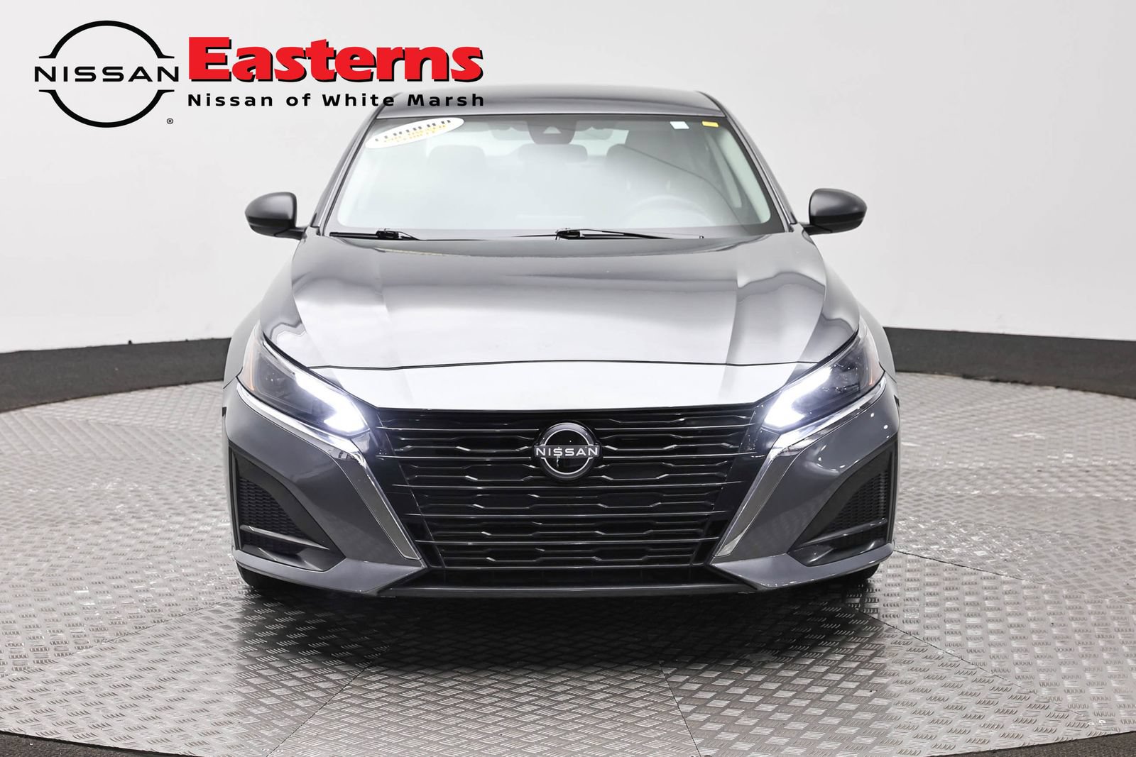 Used 2025 Nissan Altima 2.5 SV FWD image 2