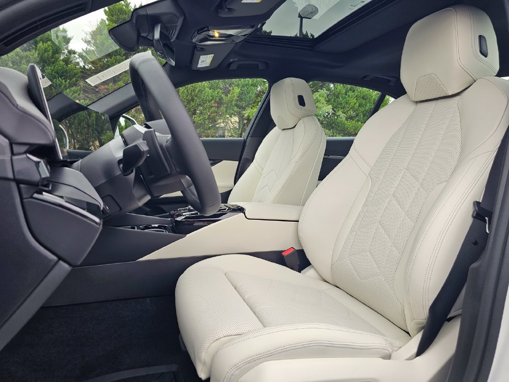New 2027 BMW 530i w/ Convenience Package RWD image 14