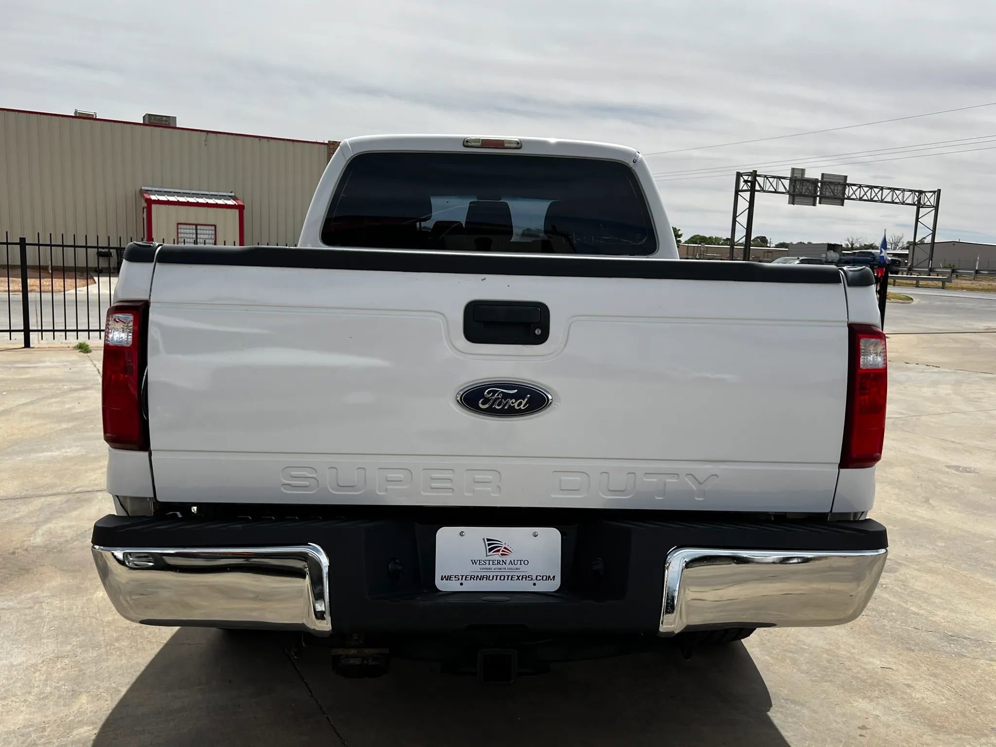 Used 2016 Ford F250 XL w/ Power Equipment Group AWD/4WD image 4