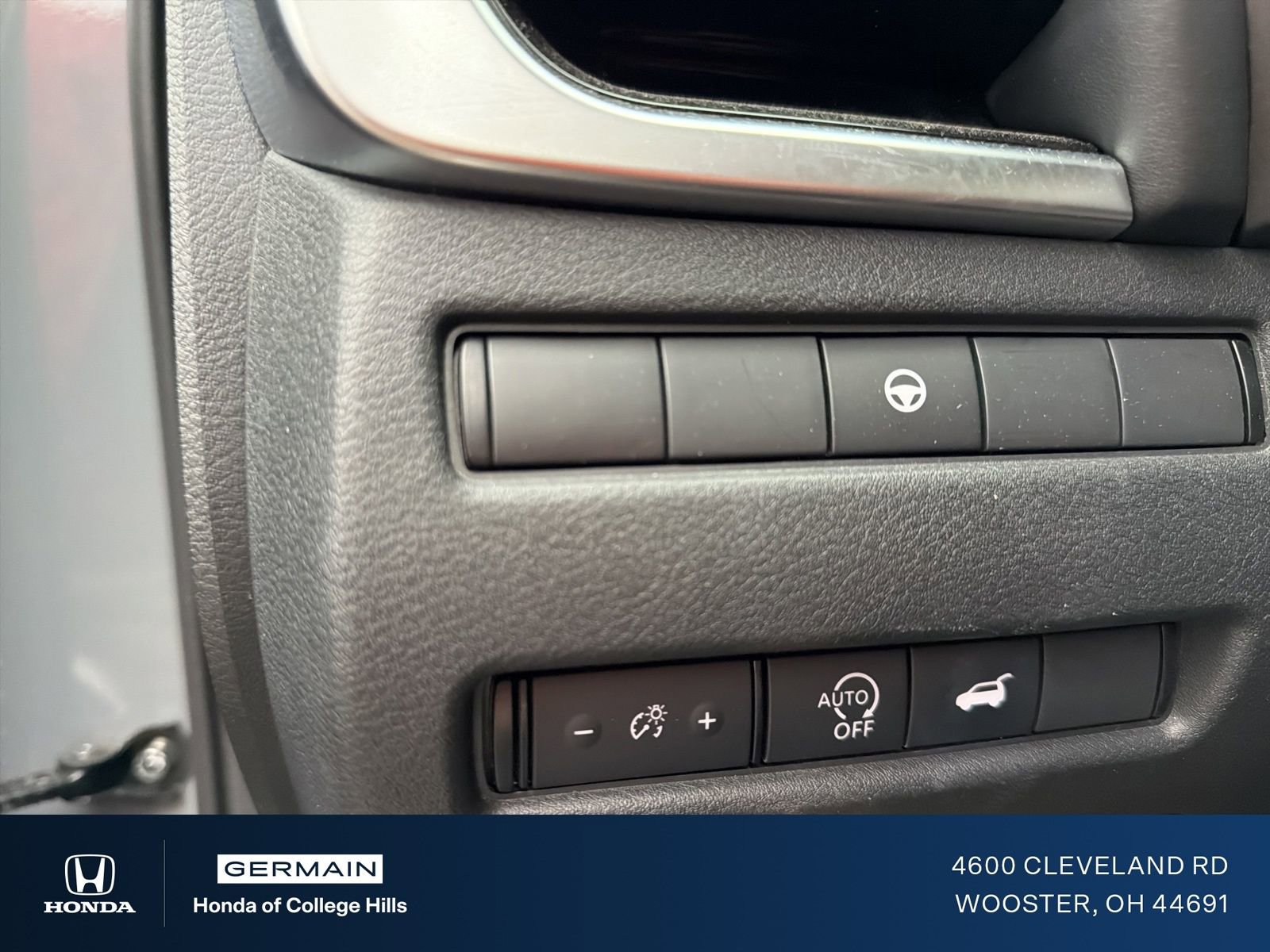 Used 2023 Nissan Rogue SL w/ SL Premium Package image 16