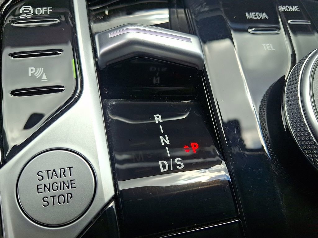 Certified 2025 BMW X7 xDrive40i AWD/4WD image 17