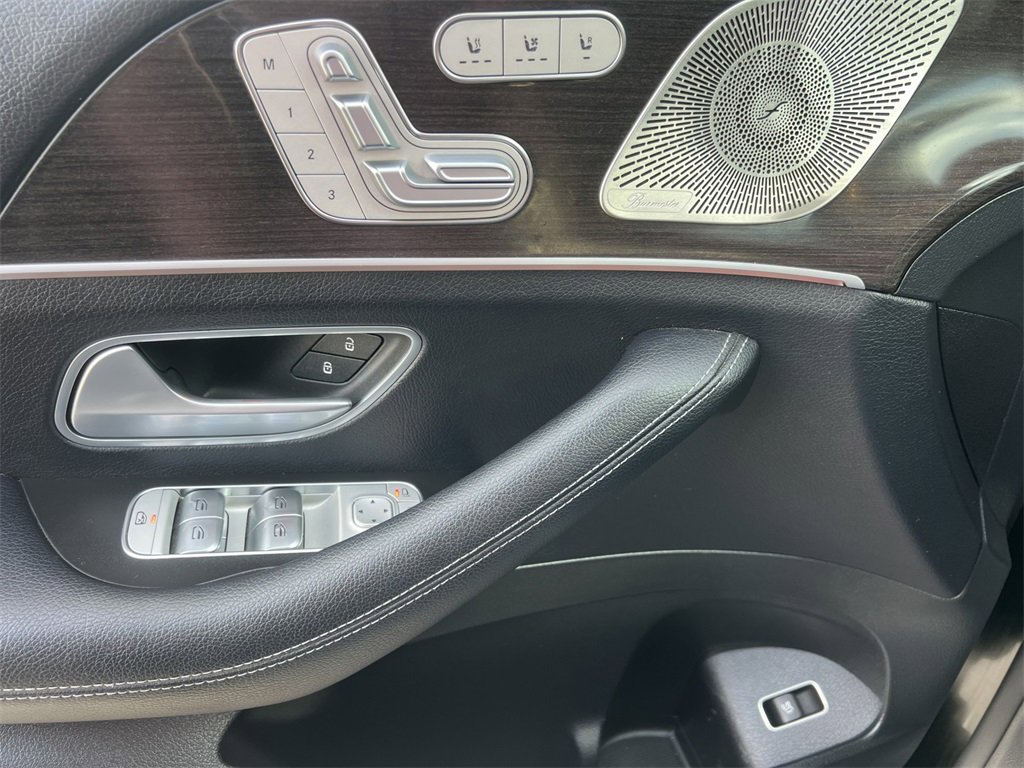Used 2023 Mercedes-Benz GLS 450 4MATIC image 23