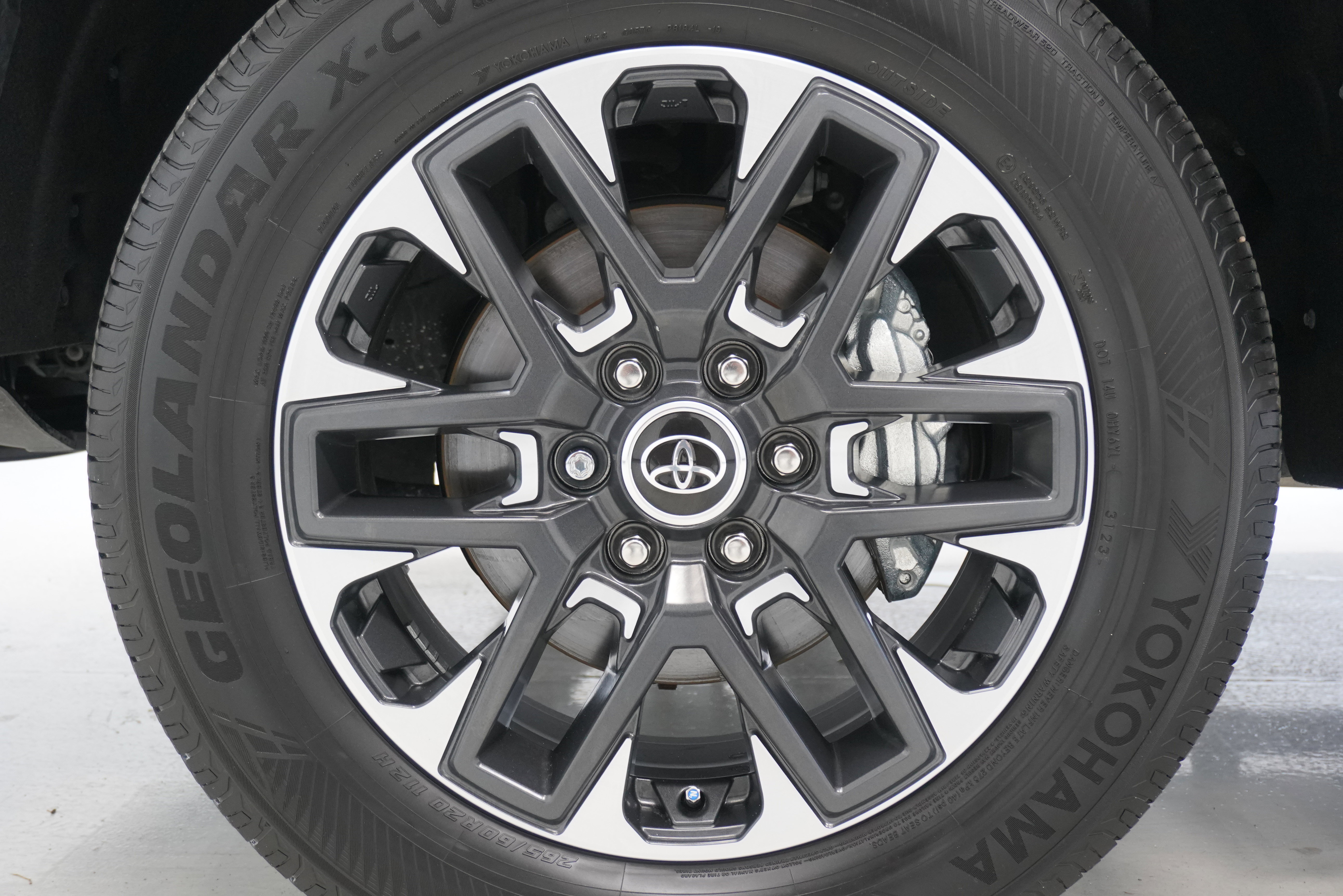 Used 2024 Toyota Tundra Limited image 28