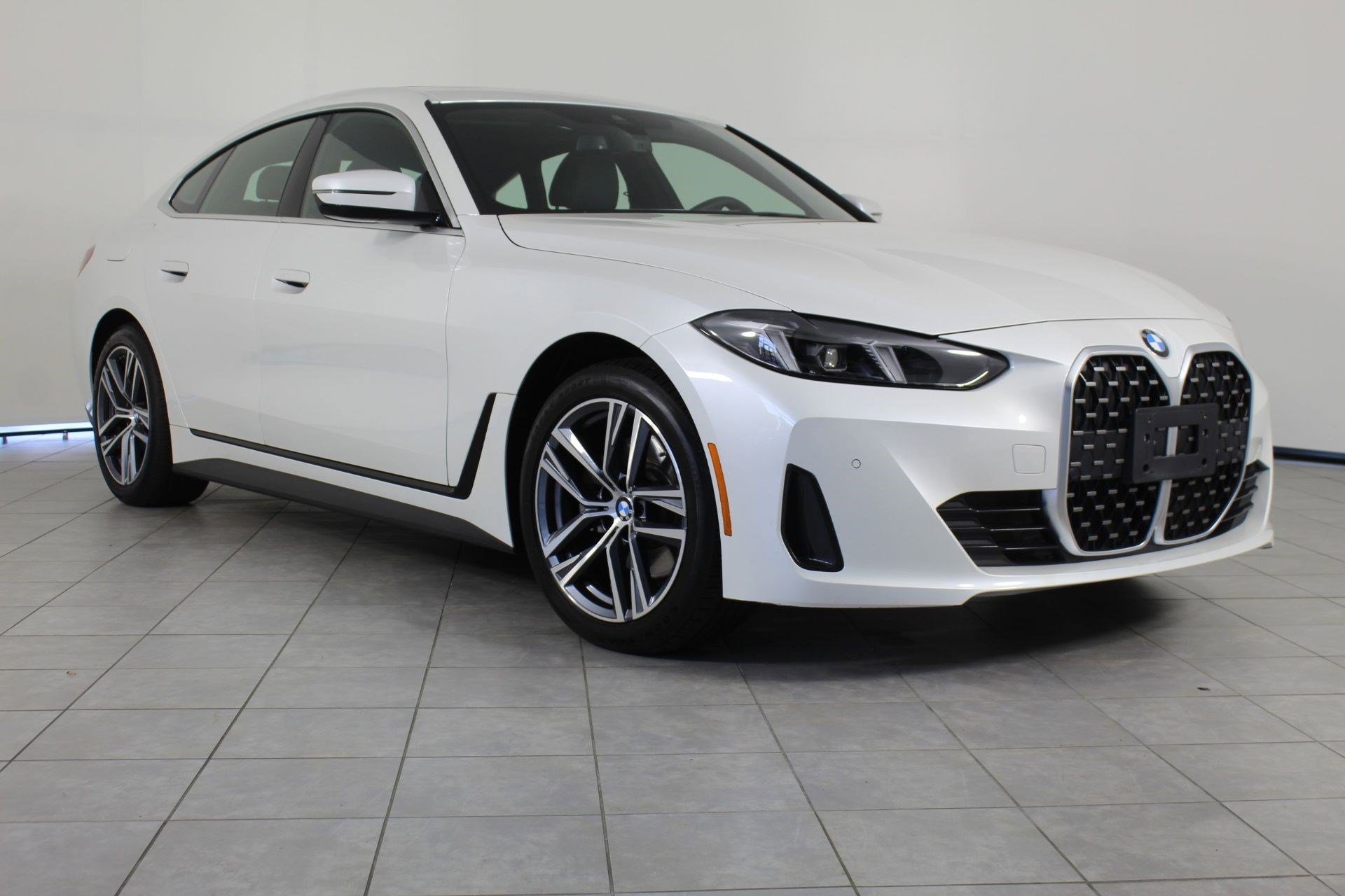 Used 2025 BMW 430i xDrive w/ Premium Package image 7