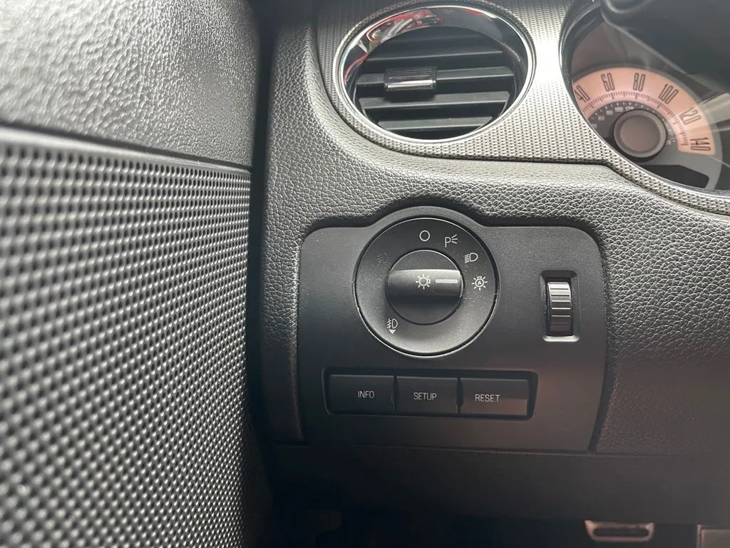 Used 2010 Ford Mustang GT Premium RWD image 27