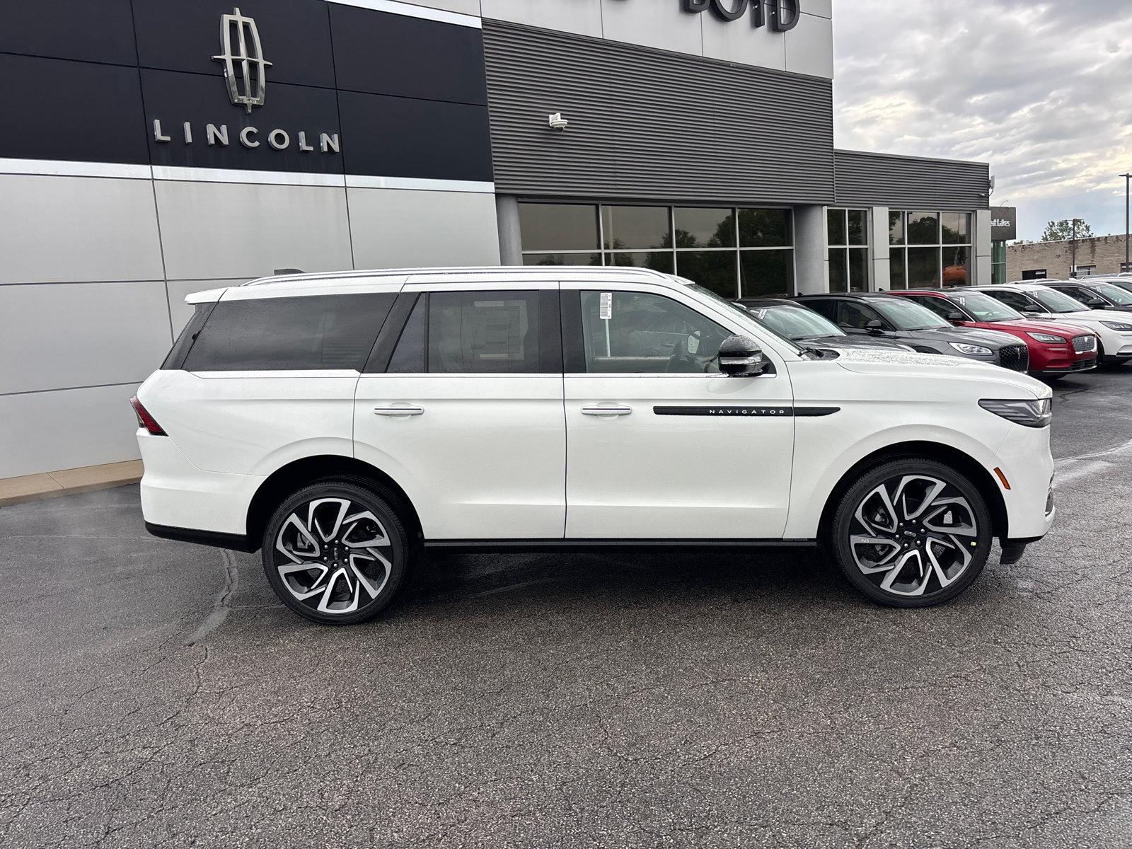 New 2026 Lincoln Navigator Black Label AWD/4WD image 8