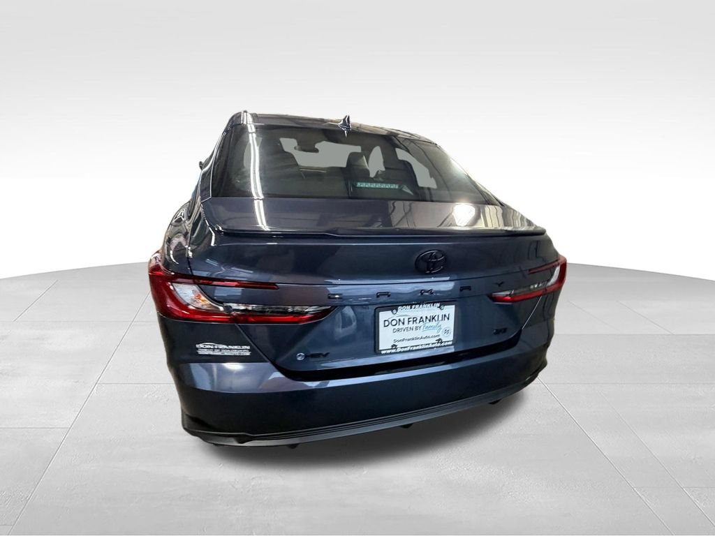 New 2026 Toyota Camry Hybrid FWD image 4