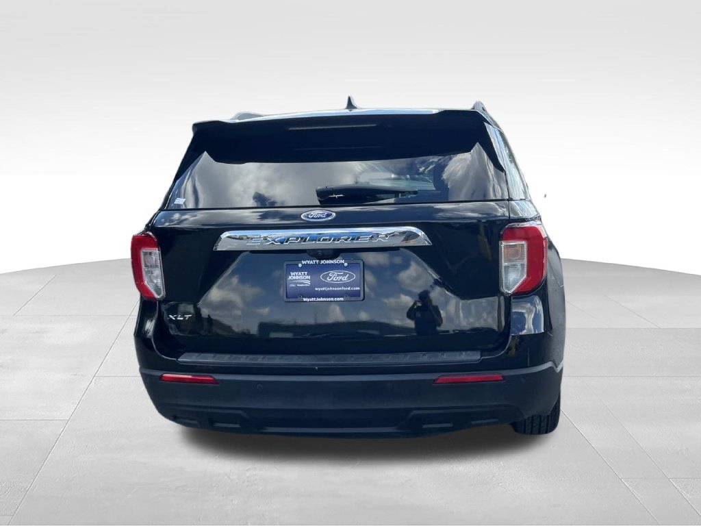 Used 2022 Ford Explorer XLT RWD image 5