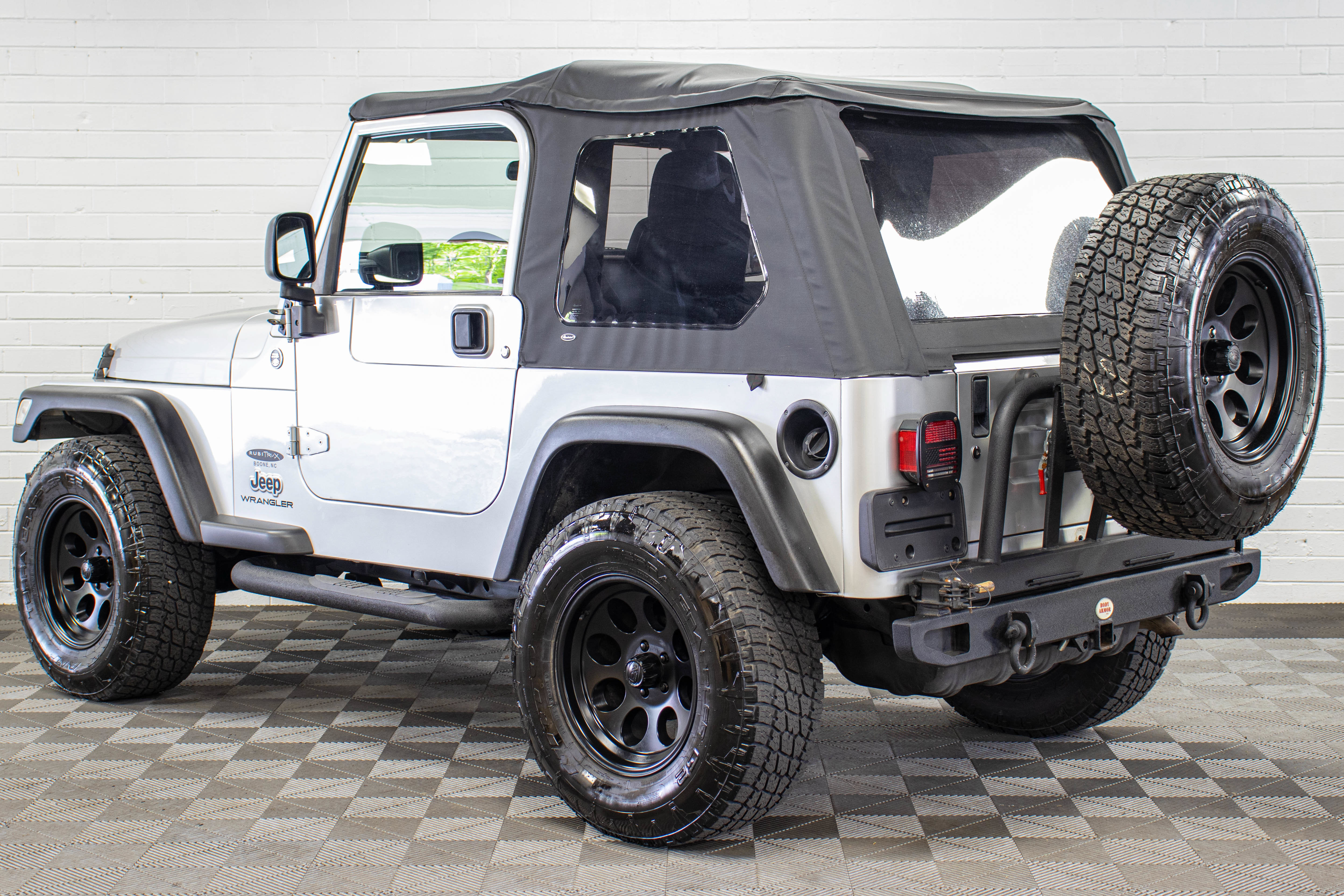 Used 2005 Jeep Wrangler X w/ Tire & Wheel Group (Ecco) AWD/4WD image 5