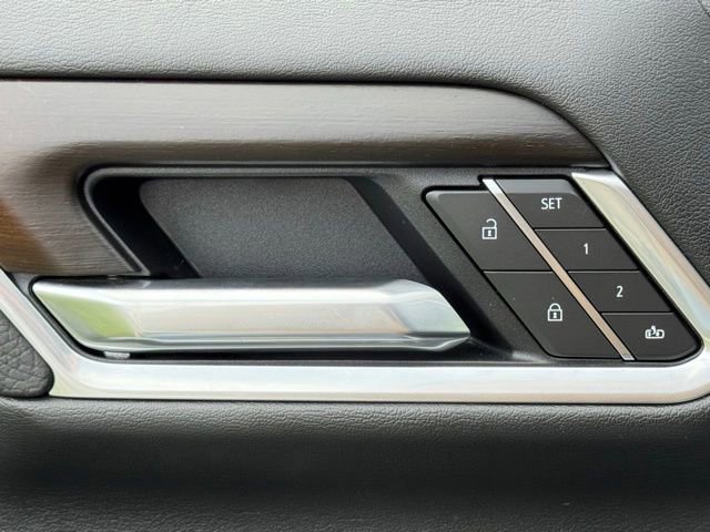 Used 2025 GMC Sierra 3500 Denali w/ Denali Reserve Package image 23