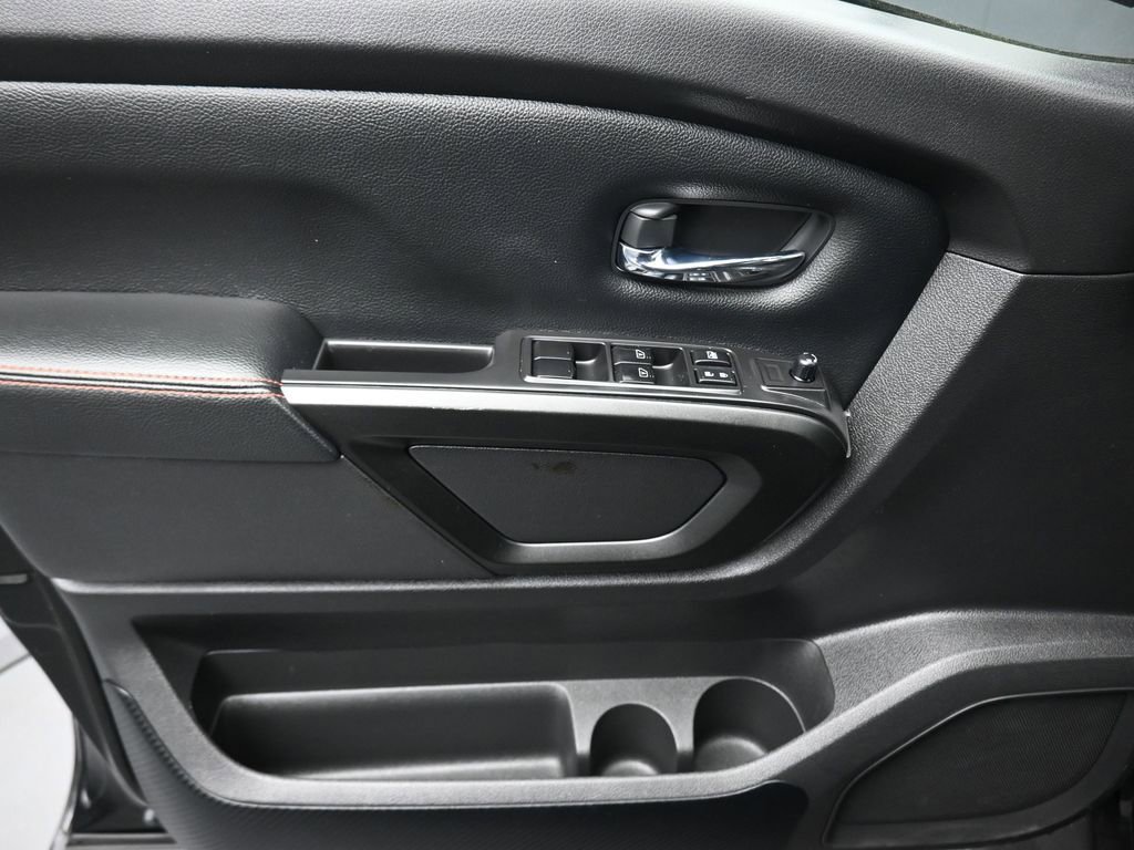 Used 2021 Nissan Titan PRO-4X w/ Off Road Protection Package image 10